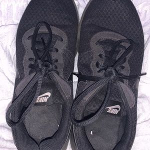 Black nike sneakers